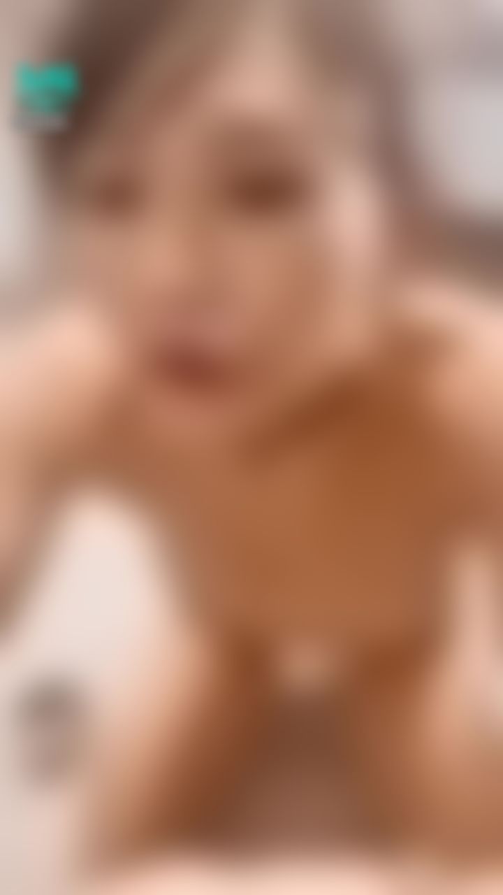 miohot : 顏射後繼續清槍🔞也太濃…….
#口交 #顏射 #吃精 #全裸 #性感 #騷