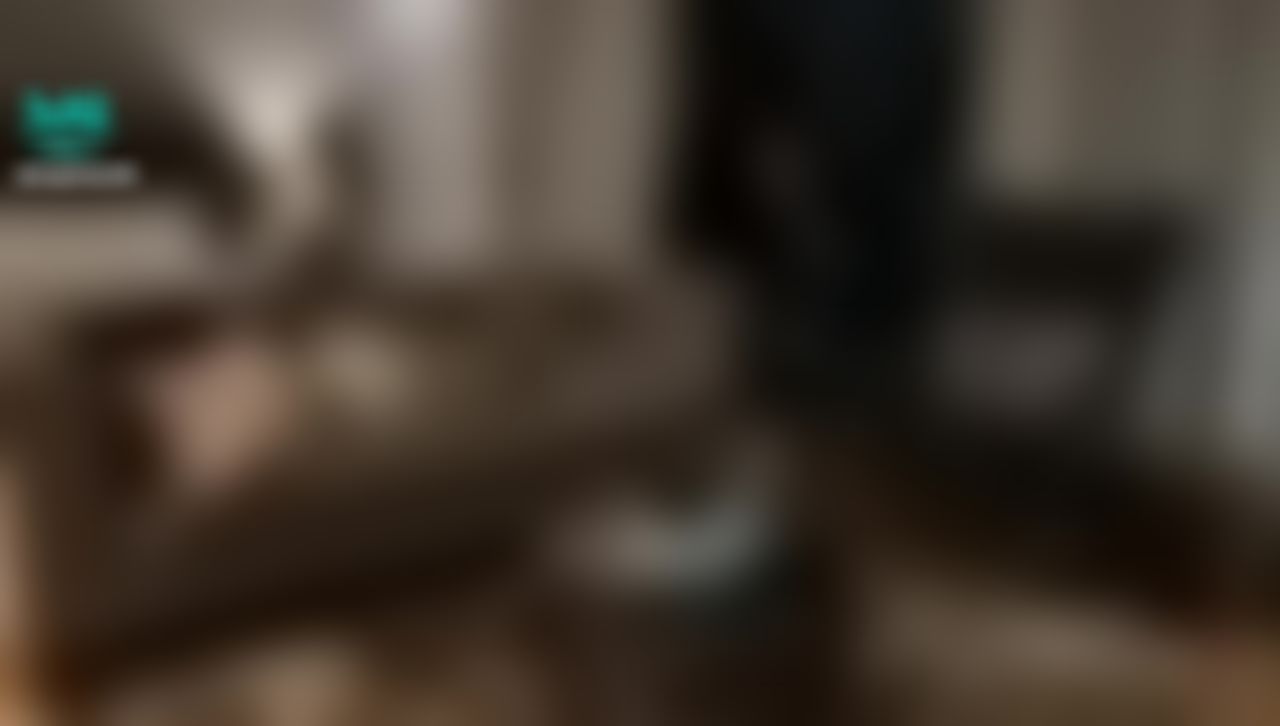 angelsam6699 : 這CEO說他是Bull，果然真的有一套。 但我一上床他就馬上乾起來了，而且有很多我從來沒經驗過的姿勢。 這第一個姿勢真的插得好深好爽！ 但美中不足就是他很快又有點軟了，他要我舔他的睪丸讓他硬起來，這樣他才能繼續插我。 然後他又換一些很特別的姿勢繼續插我，這時候的我還是覺得很爽的。 之後他就躺下來要我再舔他的睪丸，老公這時候就從後面插我了…插了不是很久，老公很大方的讓我騎上他上面。 老公就躺在旁邊欣賞我們。 但騎了不久感覺他又軟了，所以我就讓他休息一下，讓老公繼續讓我開心。 老公這次真的可能看得太興奮，他插了我不久就射了。 他這時候又來讓我幫他口交… 但這時候就開始讓我感覺不舒服了…😔他很粗魯把他雞雞塞進我嘴巴，搞到差一點就想吐了… 我心想讓他 硬了就可以繼續了… 不久就硬起來了，他就讓我用狗姿勢讓他從後面插我…這時候還是感覺很爽的，但他越來越粗暴的壓著我的頸部，讓 我痛得叫他停。 他一停下來就拉我頭髮去舔他的睪丸… 我只有繼續讓他快快硬起來，快快讓他射… 

 #黑人   #巨乳   #綠帽   #實戰   #3P   #人妻   #美乳   #呻吟