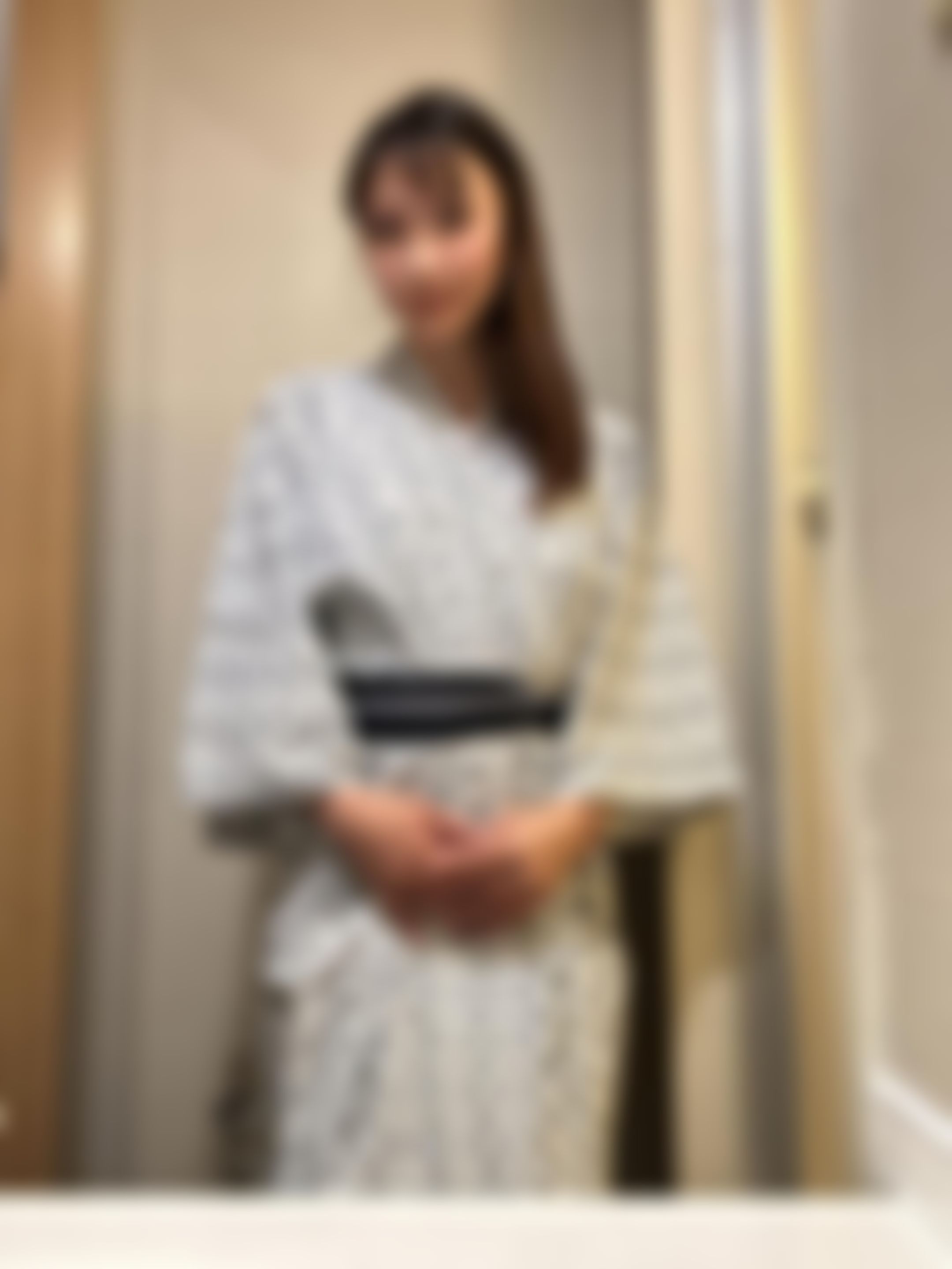 miohot : 泡完溫泉♨️妹妹好熱🫠手指插插不夠..最後白漿又流出來了🔞