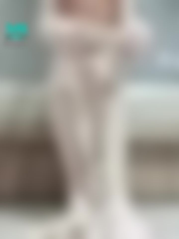 quanna : Babe 穿絲襪給你看再玩按摩棒 你受得了嗎？