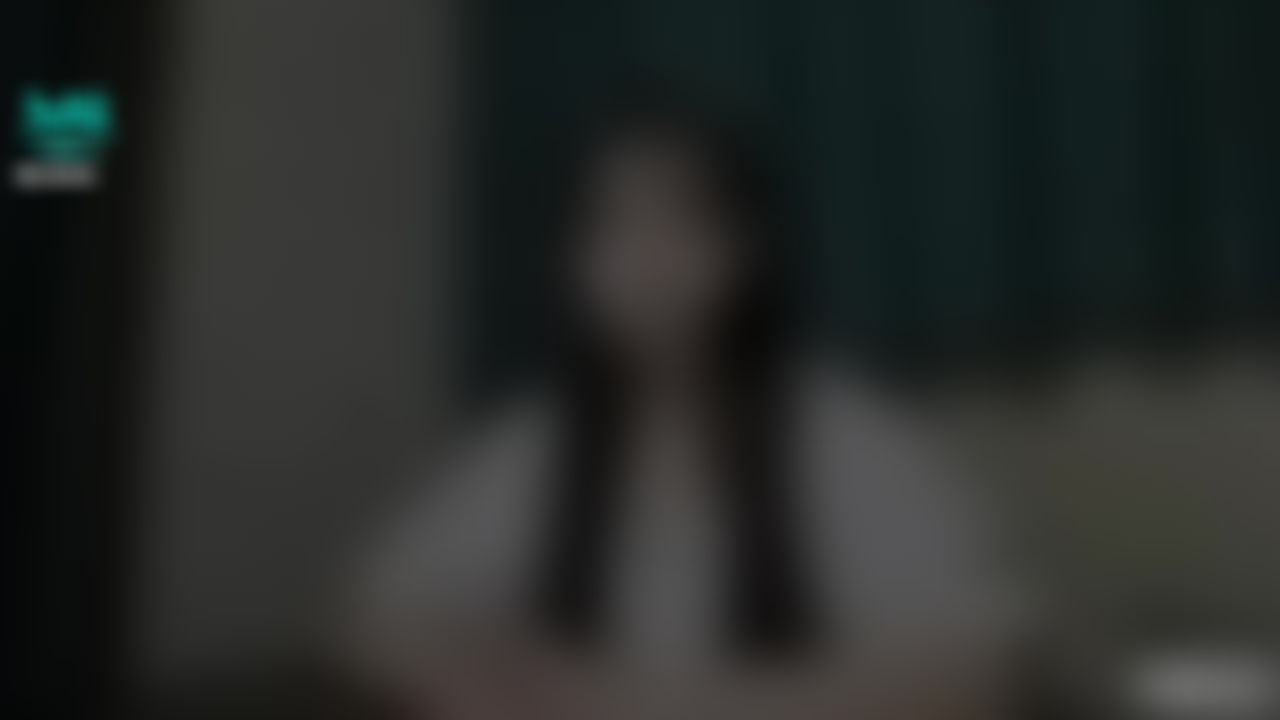  : Her way to use Tinder 0053