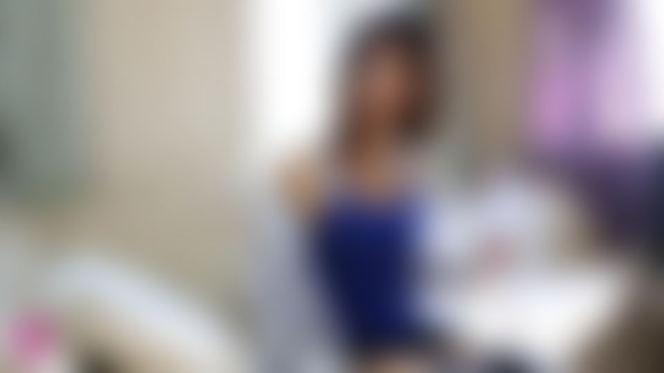 omotenashijapan : 貧乳美脚美女を部屋に1人にしたら勝手にオナニーをしていた。。。