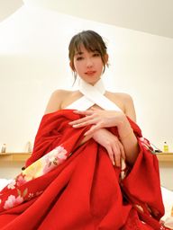 ladyyuan : 有無修圖寫真唷❤️ 和服裡面真空,沒穿內衣內褲,被攝影師拍的小穴已經開始流出淫水,一直挑逗勾引攝影師,一直到拍攝騎到攝影師身上瞬間失控了,小穴不停的磨蹭已經勃起的肉棒,淫蕩的表情加上誘惑的胴體,我忍不住脫下攝影師的內褲,用嘴巴含住肉棒,讓攝影師享受用嘴巴吸吮帶來的快感,小穴已經等候多時了,握著攝影師的肉棒,直接女上坐到底,我的小穴瞬間高潮用力夾住肉棒,讓我們忘掉拍攝的工作,一起享受性器交合帶來的快感,佔有我的肉體,把精液都灌到我的子宮裡面,把在日本的最後一天的我幹到壞掉,第一視角的你是我的男主角嗎❤️
#和服 #實戰 #無套 #內射 #中出 #口交 #足交 #騎乘 #女上 #傳教士 #後入 #母狗趴 #抽插 #高潮 #淫蕩 #騷 #勾引 #巨乳 #美腿 #美尻 #淫穴 #第一視角