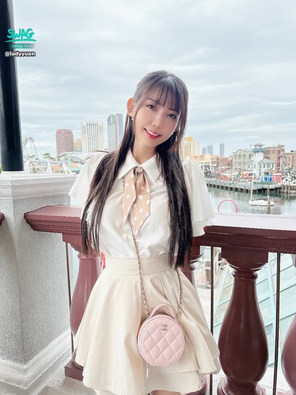 ladyyuan : 認識我見面吃吃飯近距離的機會你怎麼不把握🤣 
說不定我的心就被你撩走了🫣
Babe私訊我們來約個時間吃飯？