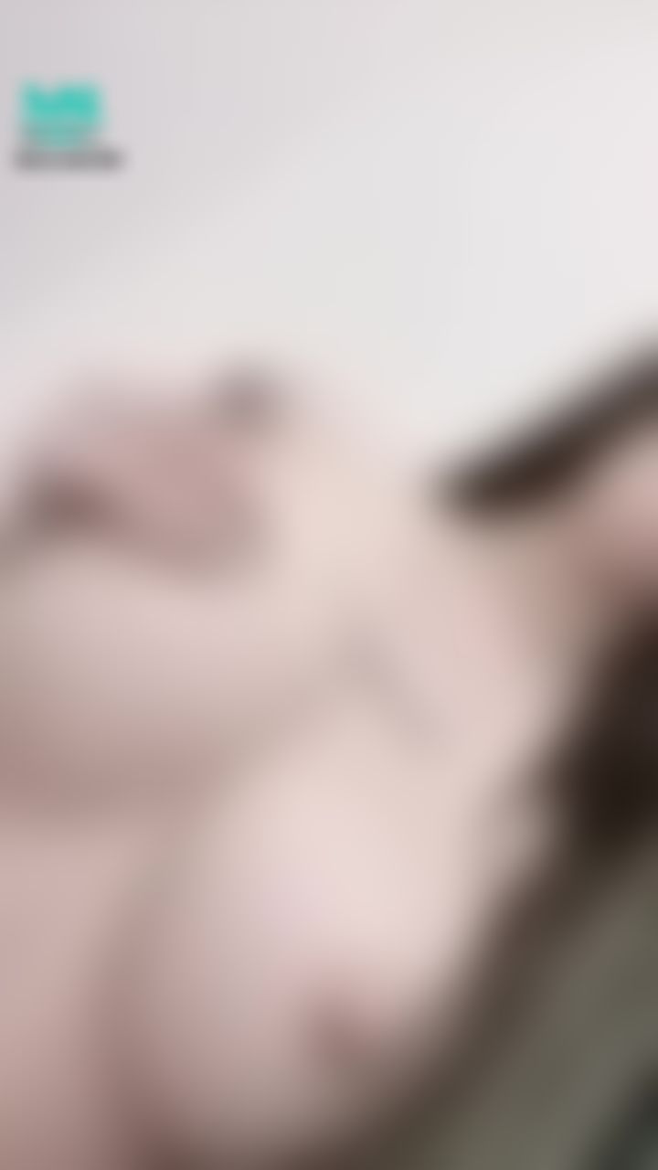 sugercathy : 深夜看巨乳太舒服，而且還是粉色奶頭😳😳完美😍