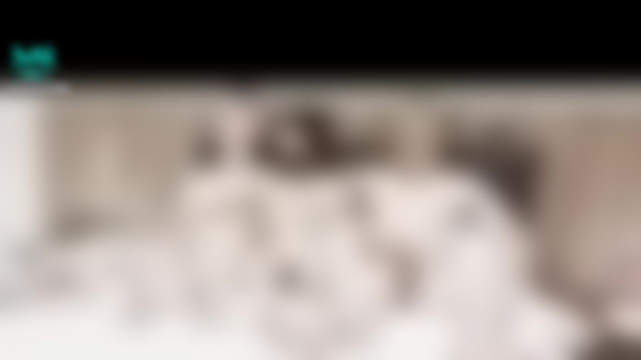 awesomegal : 第一集🔥MMF三人行😈我們直接床上實戰吧😈💋
