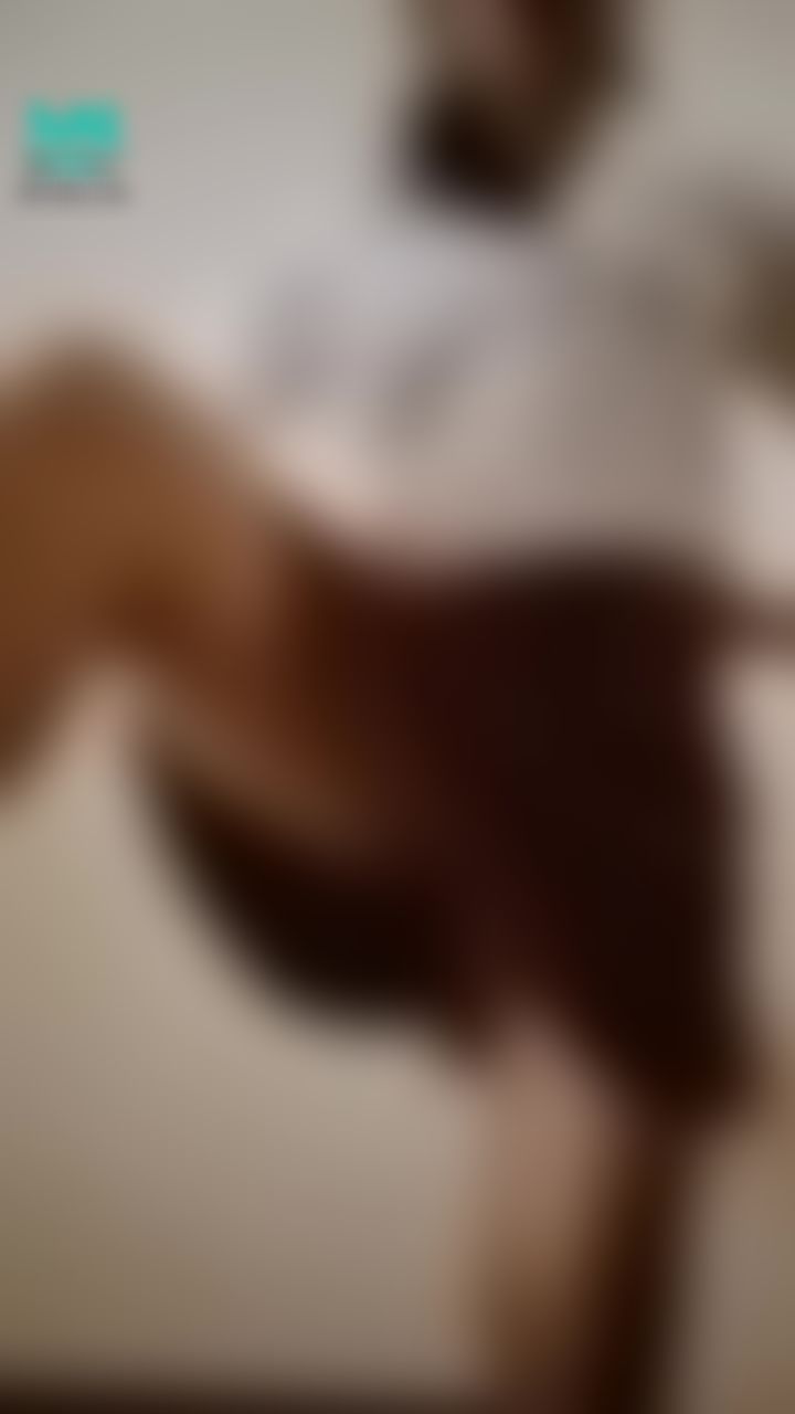 jolinbebe : 濕訊我 點指令送淫片Babe