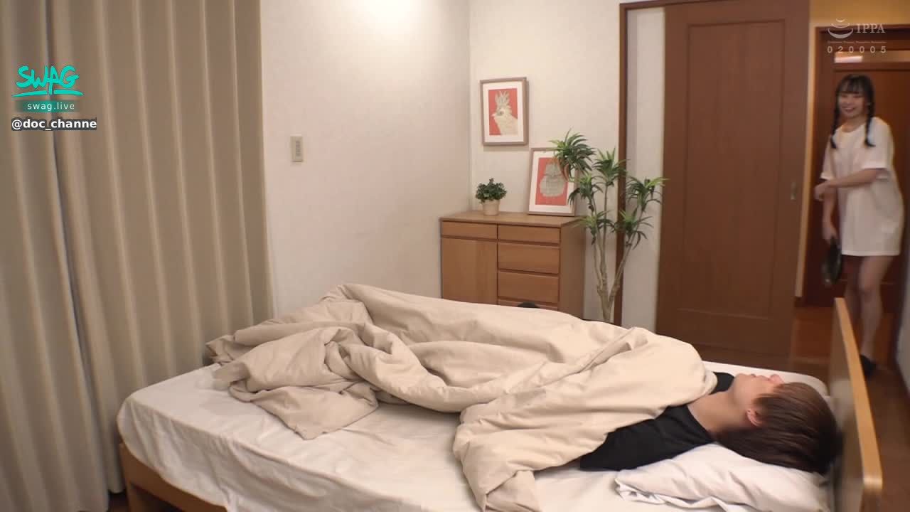  : Part 3 - "I'll do anything for you" - My nosy sister decided to help me clean my body! She peeled off my foreskin and carefully cleaned my body, and my little brother got an erection! Kano Moe
