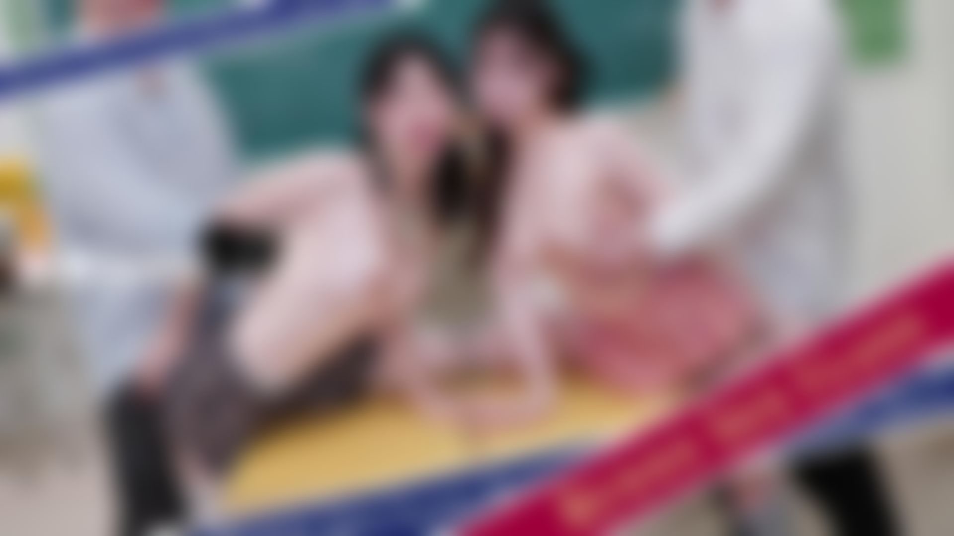 a*********r : 淫蕩4P大亂鬥學生性教育轉大人🥵首部與日本女優的華麗合作，男學生與男老師輪流幹翻女學生💦歐洲外師大屌挑戰日本🇯🇵蘿莉女優無套實戰！