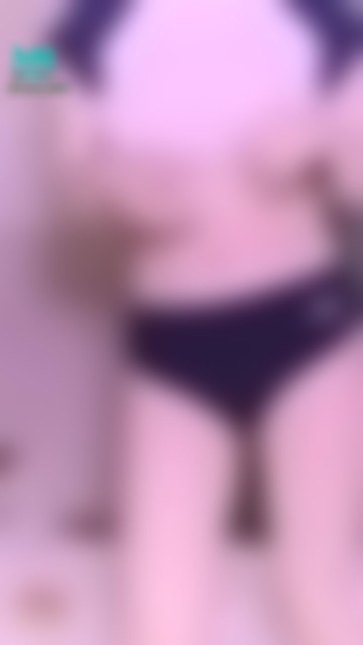burumarisu : 她的大腿丰满而蓬松Babe