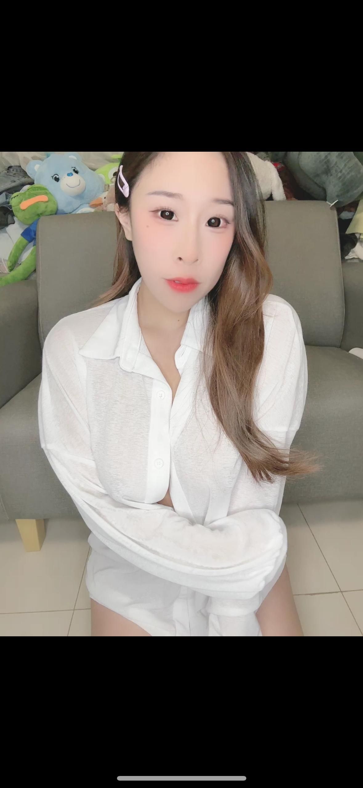 lulubebelu : Want to be penetrated by boss 😈 Become an exclusive sexy secretary ❤️