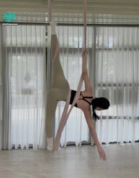: Sideways U-shaped horse