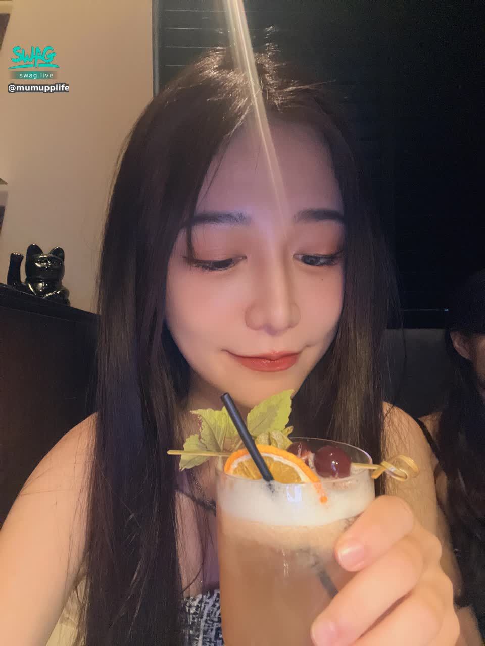 mumupplife : 在忙也要和你喝一杯🍷