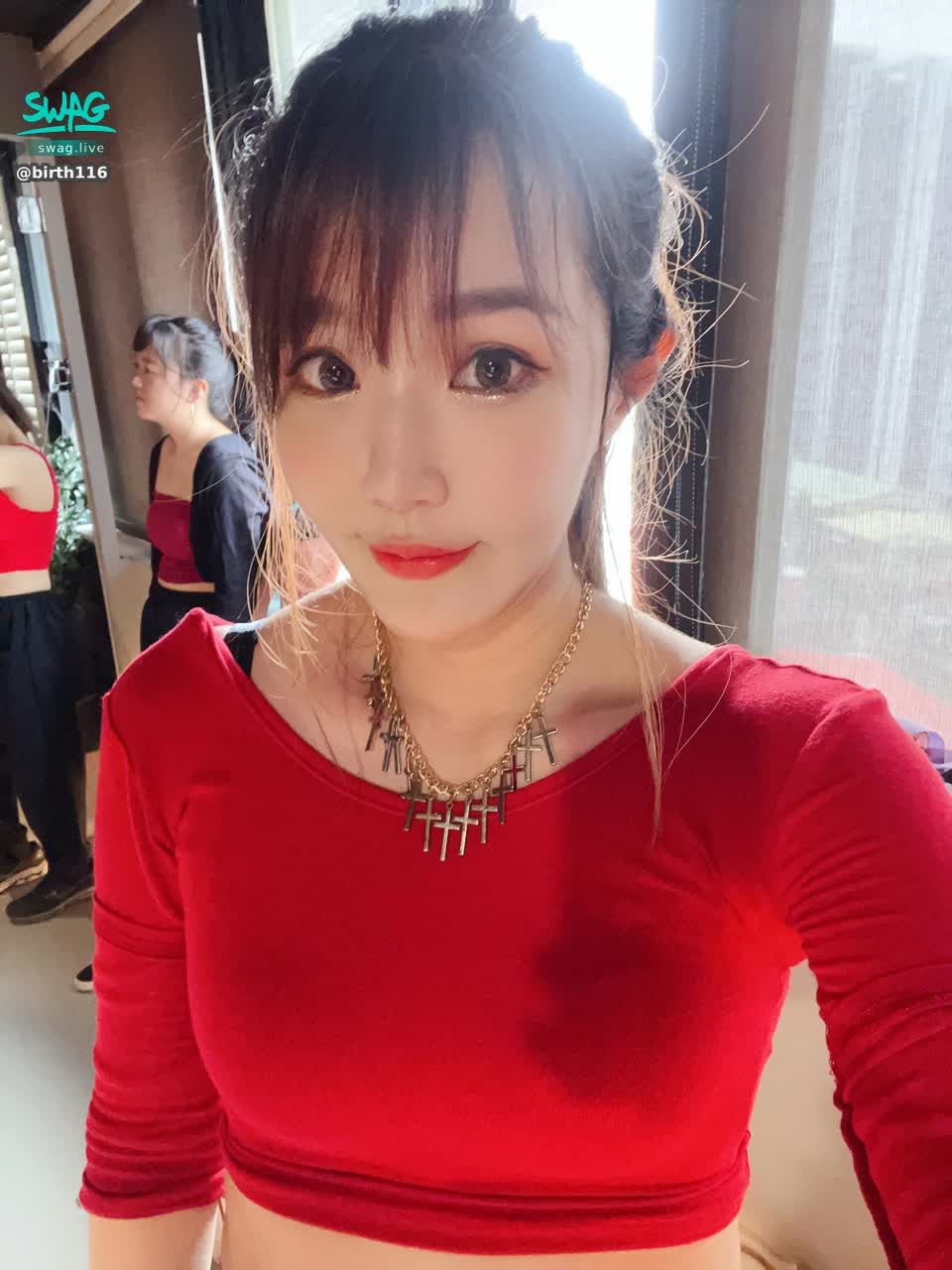 birth116 : 來練舞流汗💦 想一起嗎？
我想你一定很忙，所以只要看這句話前三個字就好☺️