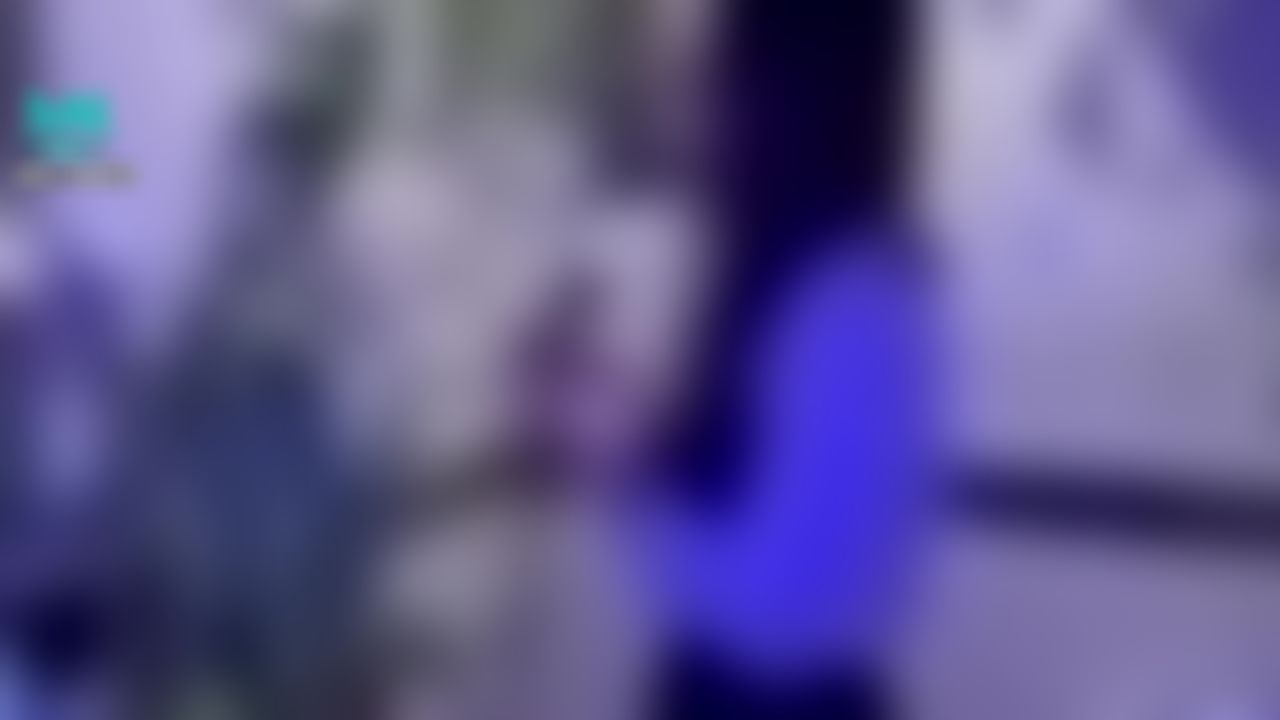 mr_vegeta920 : 剛下班的OL在寬衣解帶