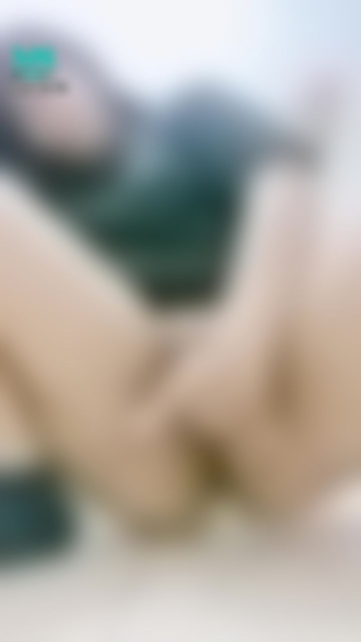 fengfengchen : 上班打卡摸魚玩穴穴？😈😈