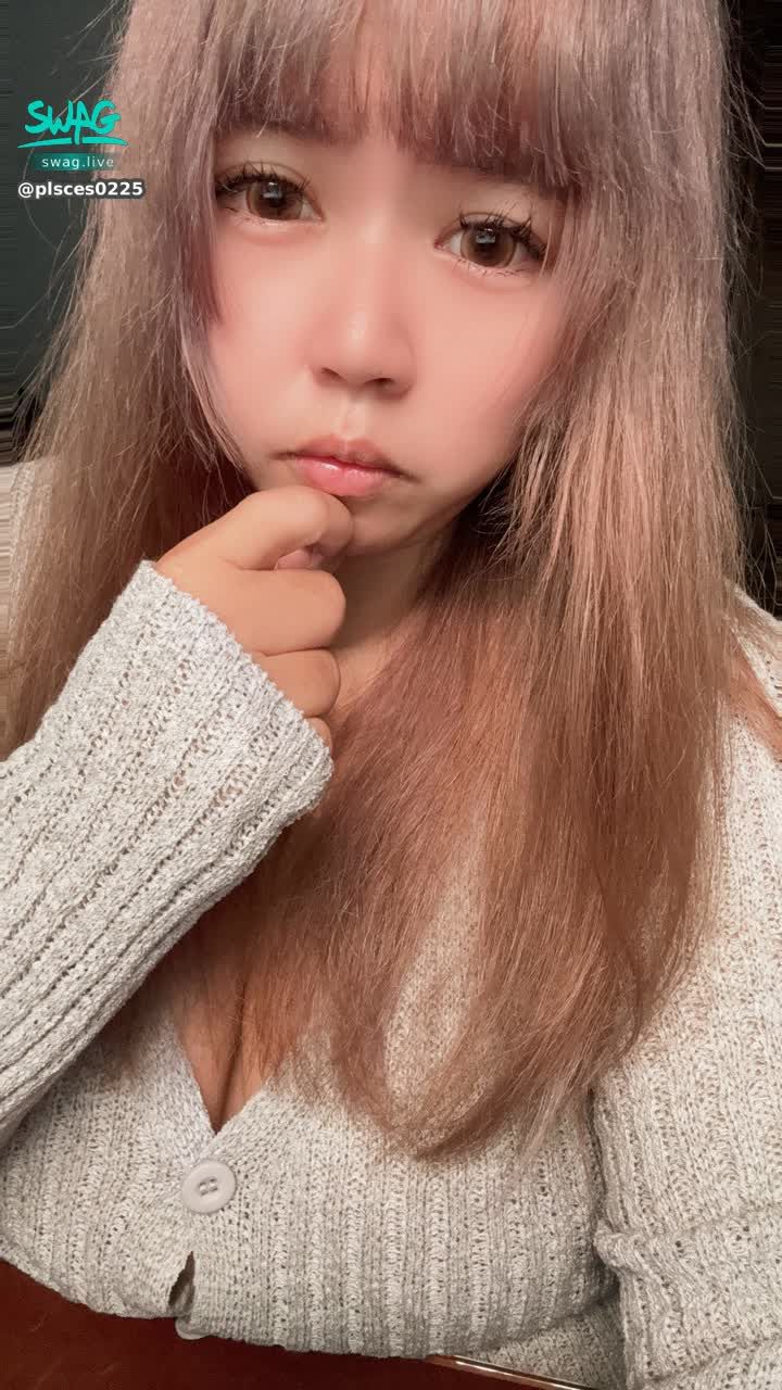 plsces0225 : 希望我的頭髮等等不會這麼毛躁🙃🙃