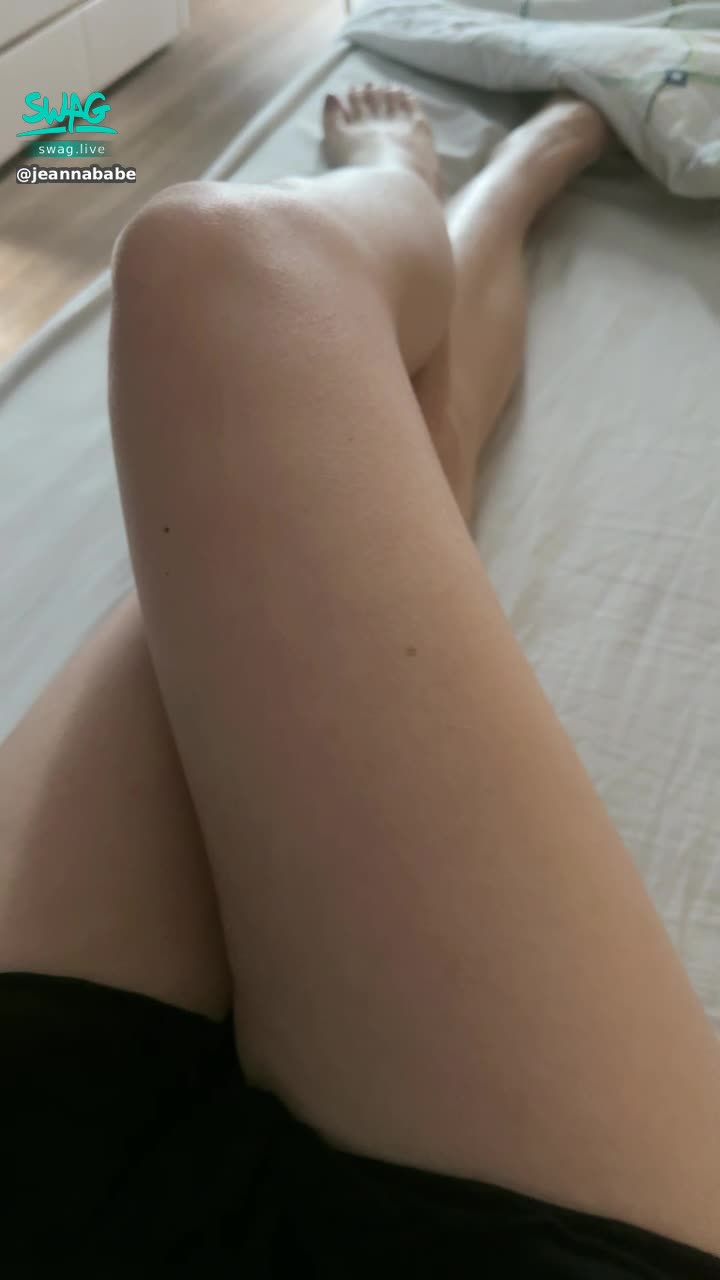 j********e : 43 inch long legs