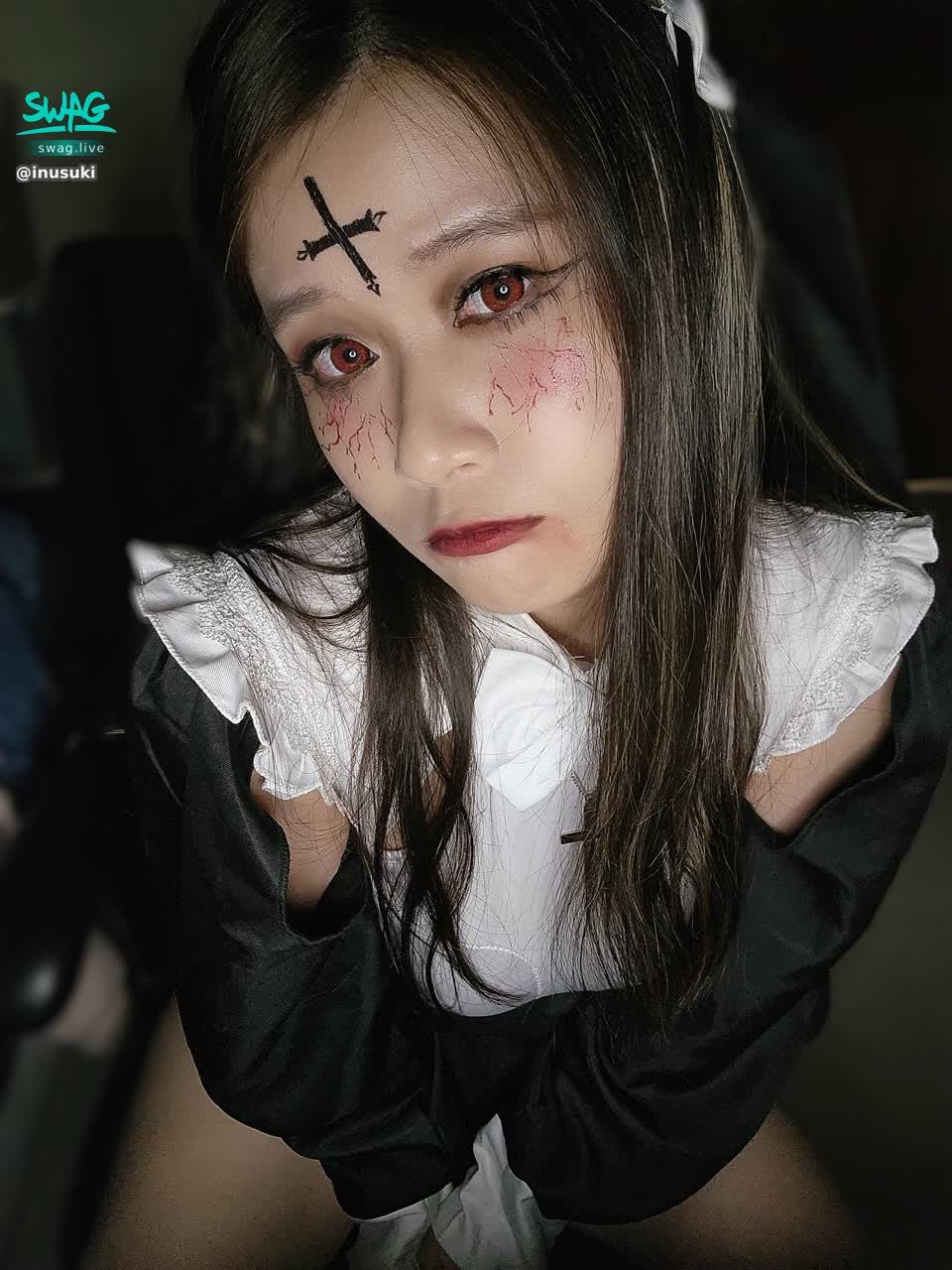 inusuki : Happy Halloween 🎃 
不給糖就吸乾哥哥😈