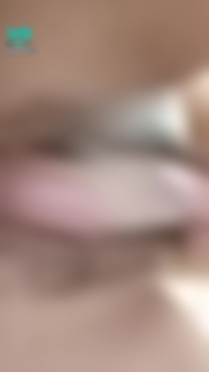 sweetievv : 摩擦小肉棒 水快噴了🩷🩷