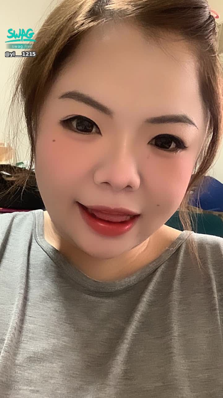 yi___1215 : 喜歡妳的自然喜歡妳 那喜歡你的我在這裡唷寶寶❤️