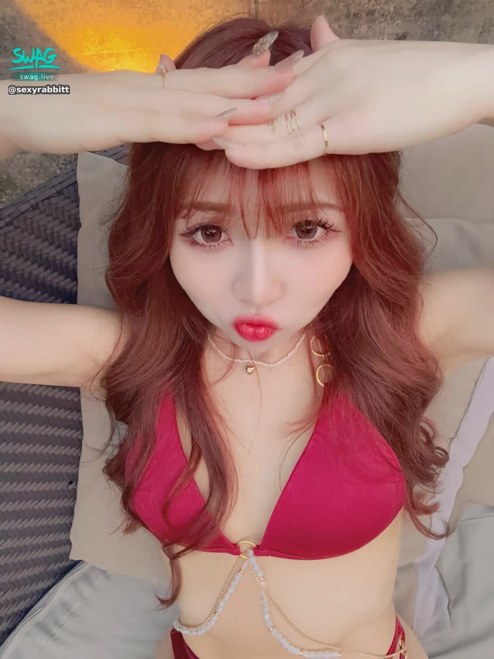 sexyrabbitt : 什麼節日快到了呢🎄🥰