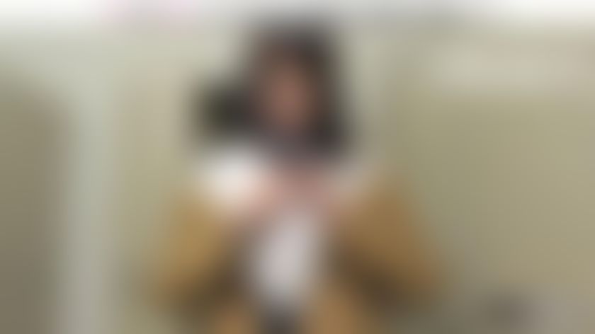 doc_channel : 第 2 部分："等等，等等，什麼？ 在這種地方？」 一個美麗的女孩在一個被發現會很危險的地方 性地掏出她的小弟弟！#市来あいな