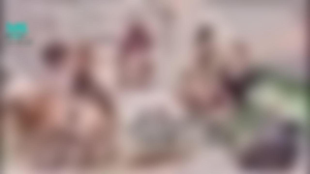 angelsam6699 : 與Alex這個猛男已經不只一次體驗了3P的樂趣，而這次是我們首次與一對富裕夫妻共進晚餐。原本是Alex約了我出去，但突然一對夫妻加入了我們的計畫。 Sam提議，大家不如一起見面，看看能不能碰撞出新的火花，我興奮地答應了。接著我問了Alex的意見，他也爽快地答應了。 Sam聯繫了那對夫妻，他們也同意先共進晚餐，看看是否有進一步的可能性。畢竟他們只嘗試過一兩次交換，還從來沒和單身男性玩過。

Alex選擇了一家高級餐廳作為晚餐地點。見到Alex時，我有一種莫名的親切感，畢竟我們已經一起激情了好幾回。就在我們聊得開心時，一對優雅的夫妻走向我們。那個女人非常美麗且有氣質，完全是Sam喜歡的類型。而那個男人也很成熟穩重，一眼就能看出是個成功的領導者。

晚餐時，我們聊得很愉快，彼此都感覺很好。他們最後也願意嘗試與我們一起去Alex預訂的飯店，但不保證會交換。我們當然對此表示尊重。

由於女子的刺青不方便入鏡，我帶她進房間，幫她穿上性感的衣服遮蓋。男士們只能在外面一邊聊天一邊喝酒，等待我們的「變身」🤭。

與她一起脫衣相對時，我還是有點不好意思😅但也因為這樣，我們聊了很多關於男人的心事。她告訴我，她的老公喜歡看她和別的男人親熱...

#巨乳 #實戰 #約會 #人妻 #美乳 #愛撫  #多P #夫妻交換
