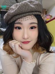 : Finally got a chance to put on Xiaohongshu’s makeup~ ♡
