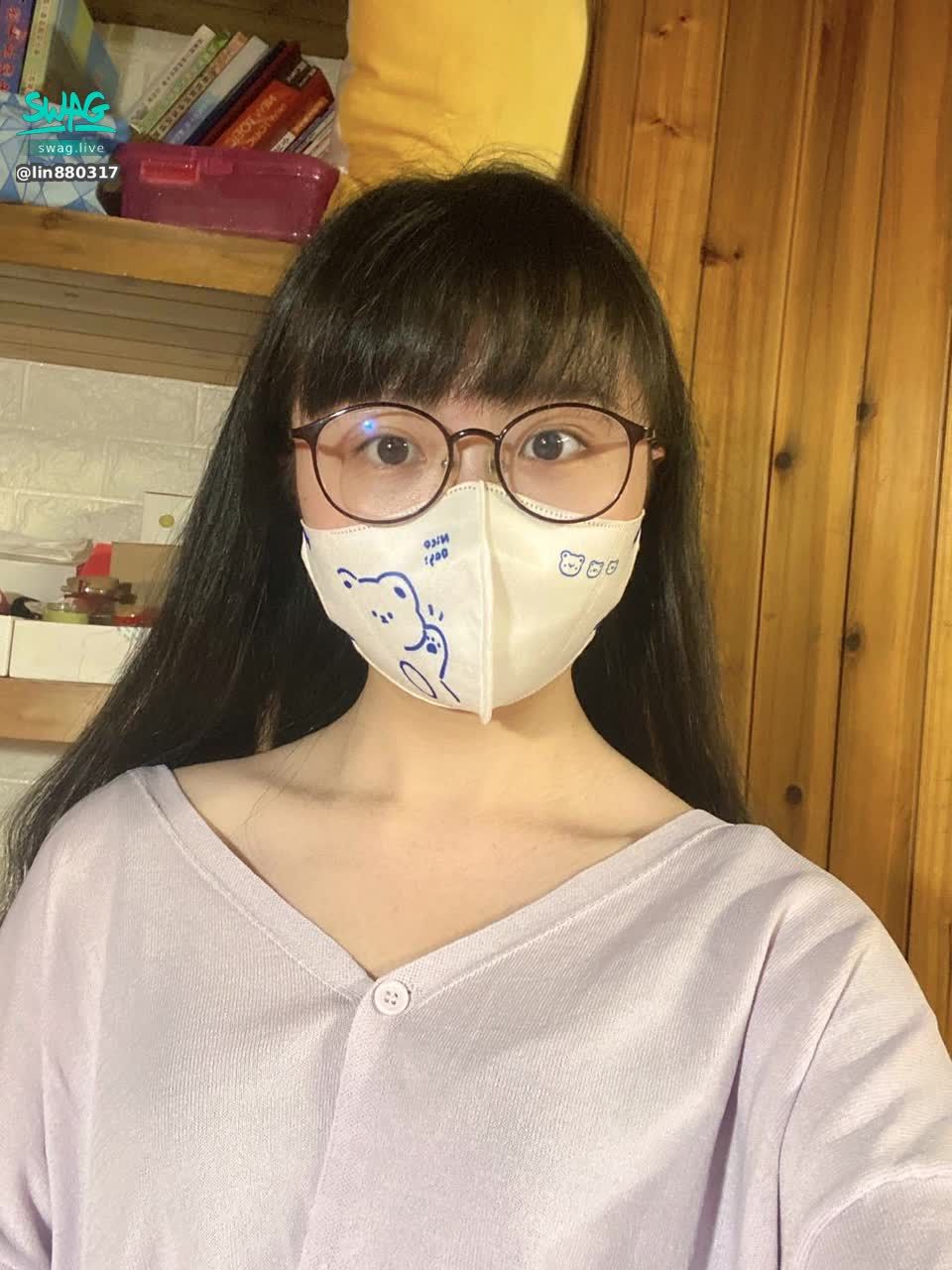 lin880317 : 卸下制服和絲襪~日常的我也很可愛吧?