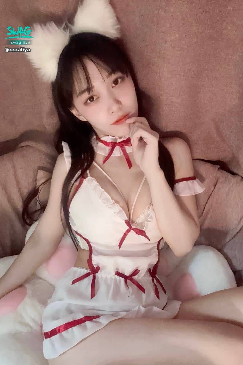 xxxaliya : 🔥《七分半貓貓女僕女上抽插》珍藏片🔥
💋超絕尺度女上抽插
💋性感又清純女僕
💋露臉露點露鮑
💋首度推出 七分三十秒 長片
💋超絕燈光嬌喘不停
💋用嫩鮑清理大屌

🎉活動辦法：
❤️‍🔥私訊艾莉