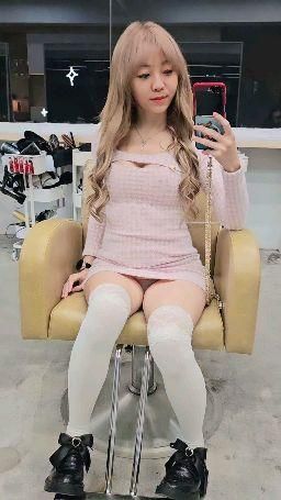 sexyroxie : 去接髮變成長髮了✨✨