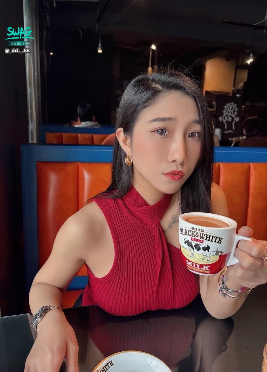 _dd._.kk_ : 買杯咖啡哄自己上班