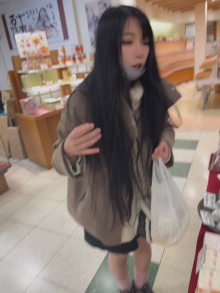 chiori_chan : ちちぶ、、、

ちち、、ちち、、

ちちとちち、、、