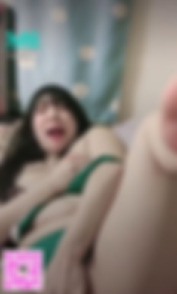 noah_rikka : 很小金色按摩器来奶頭😂😂
