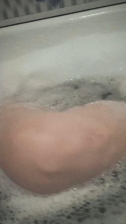 julielove : I'm lying in a hot tub and waiting for you dear