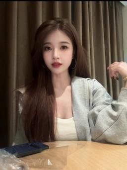 b*******a : 是你喜欢的白月光妹妹喔👩
