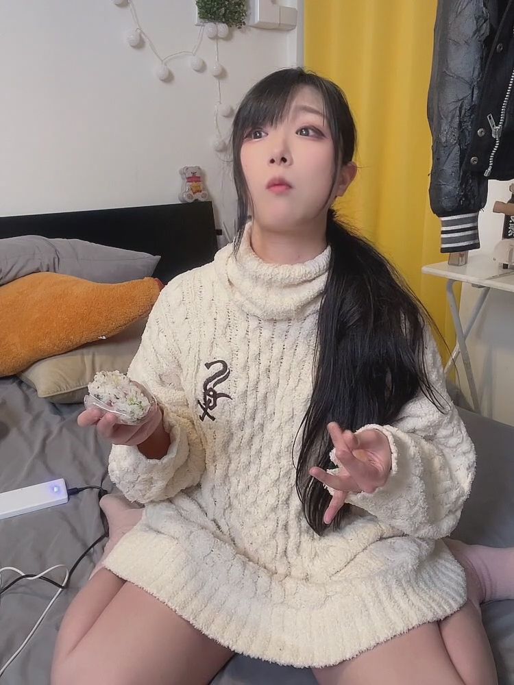 chiori_chan : 帰ってきたーーー

あのですね、カリカリ梅とじゃこと、

ほとんどえび天を買ってきました。

今回は厄除けに行ったんですが、

割と厄年がもう出てた気がします。。。