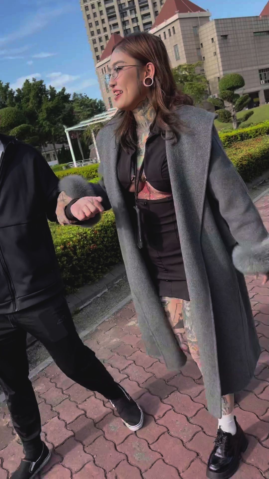  : 分舌女王魷魚太誘人 粉絲大大直接把票包完......