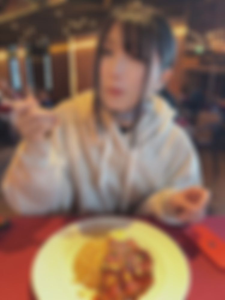 chiori_chan : みてみてみて～！！

食べたいの？？？

まあ一切れぐらいはあげてもいいよ～

いただきます！！