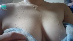 : After taking a shower, I smell so good. I want to lie on the bed with you~
