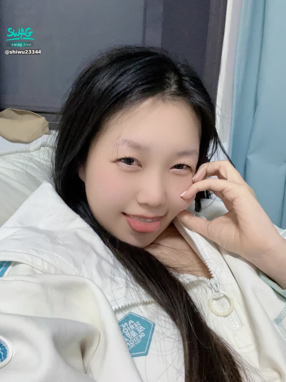 shiwu23344 : 对不起今晚喝多了又放鸽子了🕊️，我是坏蛋，原谅我呜呜呜😭