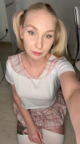 olyablondegirl : your girl suck you dick