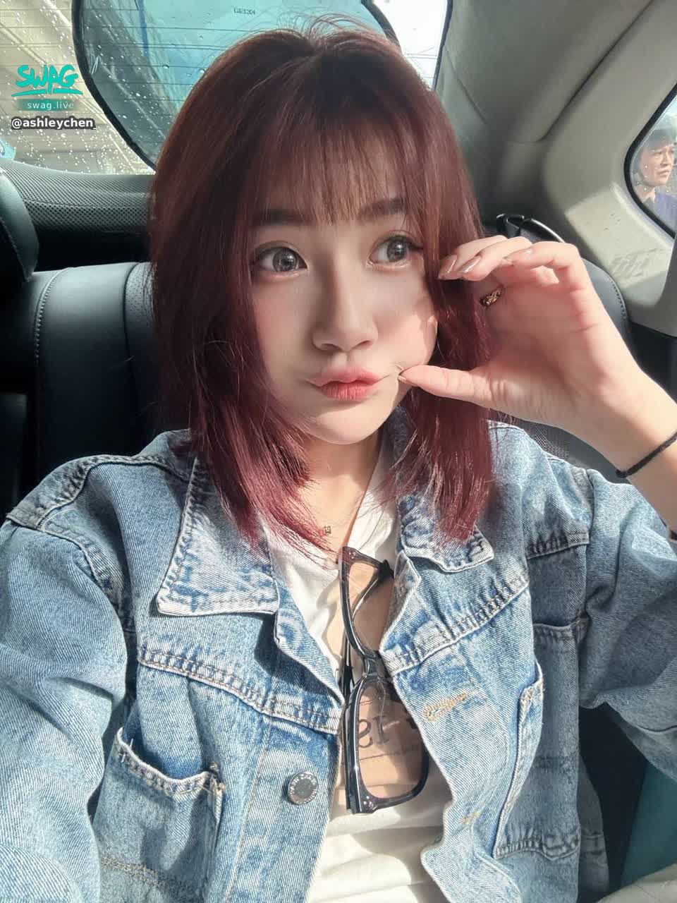 ashleychen_9977 : 用嘴邊肉擠出一個愛你ㄉ形狀