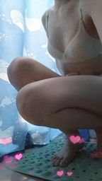 floraof : For those who like legs Babe