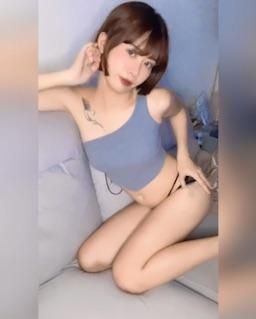 yo7542yo : 有人喜歡看微性感擺拍嗎😗🩶
喜歡我多拍一點📣(ˊᗜˋ*)و⚑
私訊我告訴我喜歡看什麼♡
