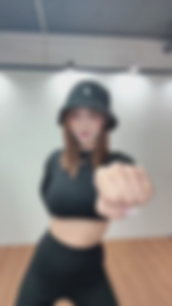 _dd._.kk_ : 肢體障礙來跳舞~~~扭一扭