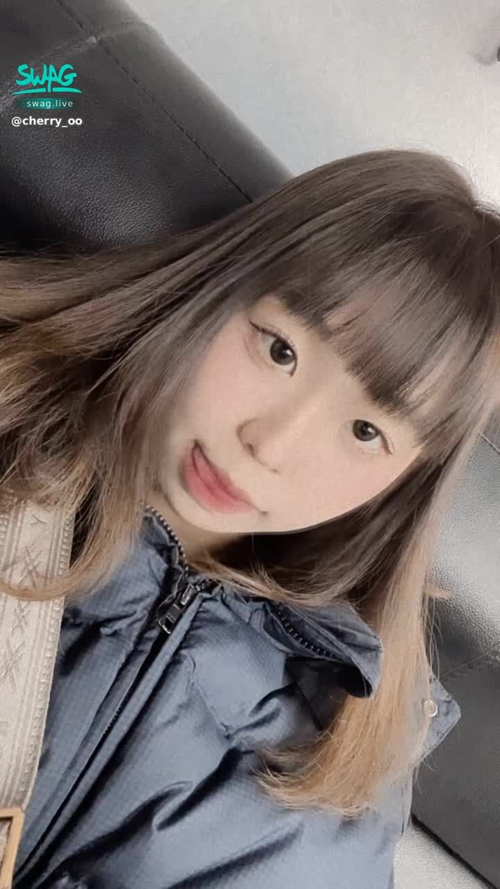 cherry_oo : Babe ‼️注意注意‼️
⚠️櫻桃1對1大優惠⚠️
❌要單場直播刷100萬鑽鑽💎
⭕️4月一艘「私人遊艇🛥️」
⭕️5月一棟「豪華別墅🏡」

❤️優惠不等人 快來跟小櫻桃1對1呀❤️