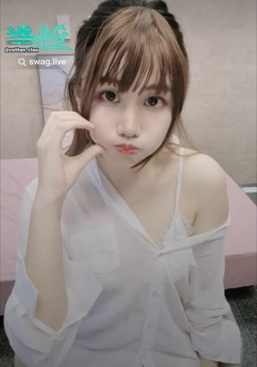 cotton_cloud : 20250422！
今天像機關槍一樣講了好多話顆顆顆
好玩～～～
半透明襯衫一片好評🤍🤍🤍以後會多穿的（？）