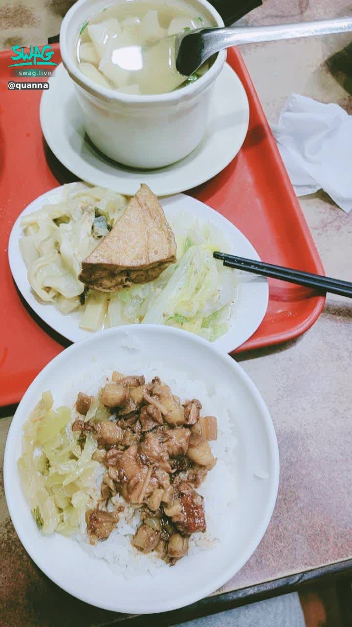 quanna : 現在才吃晚餐😩